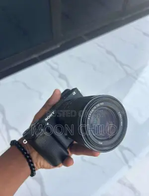 Sony A6300 Yebalale With 18mm -180mm Lens