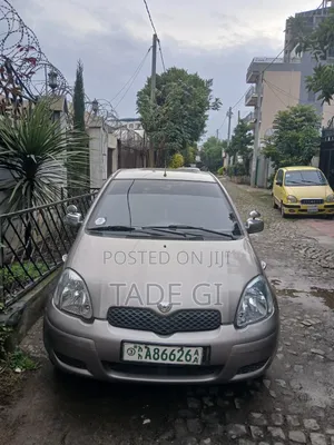Toyota Vitz 2002 Gray