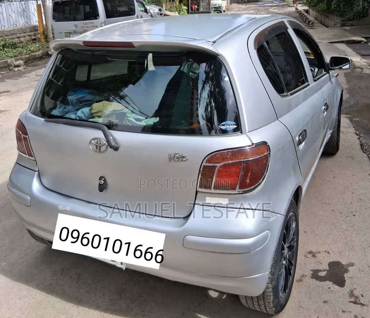 Toyota Vitz 2002 Silver