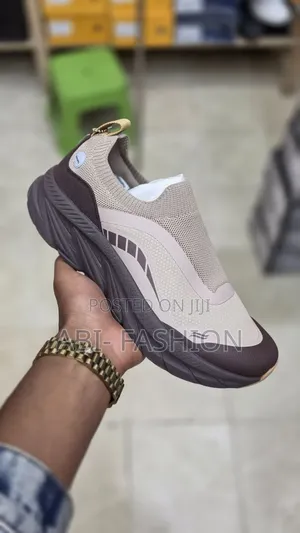 Goupu Brand Slip-on Sneakers Beige Knit