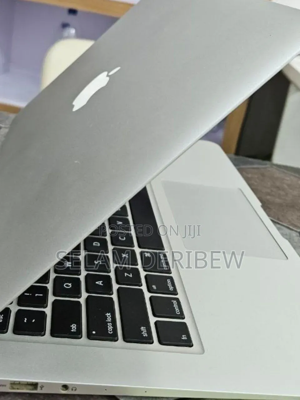 New Laptop Apple MacBook Pro 2017 8GB Intel Core i5 SSD 256GB