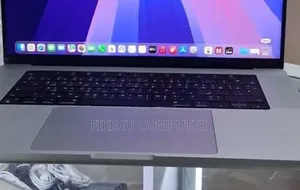 New Laptop Apple MacBook Pro 2021 M1 32GB Apple M1 Pro SSD 512GB
