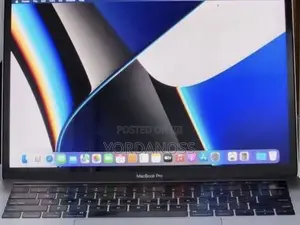 New Laptop Apple MacBook Pro 2019 16GB Intel Core i7 SSD 512GB