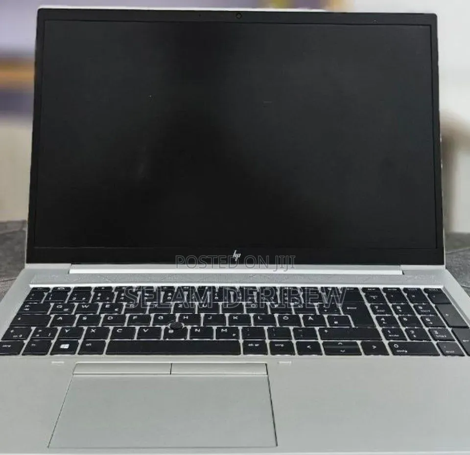 New Laptop HP ZBook Firefly G8 16GB Intel Core i7 SSD 512GB