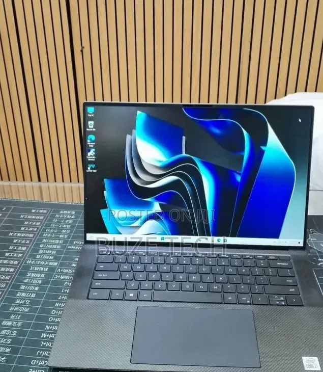 New Laptop Dell XPS 15 9500 16GB Intel Core i7 SSD 512GB