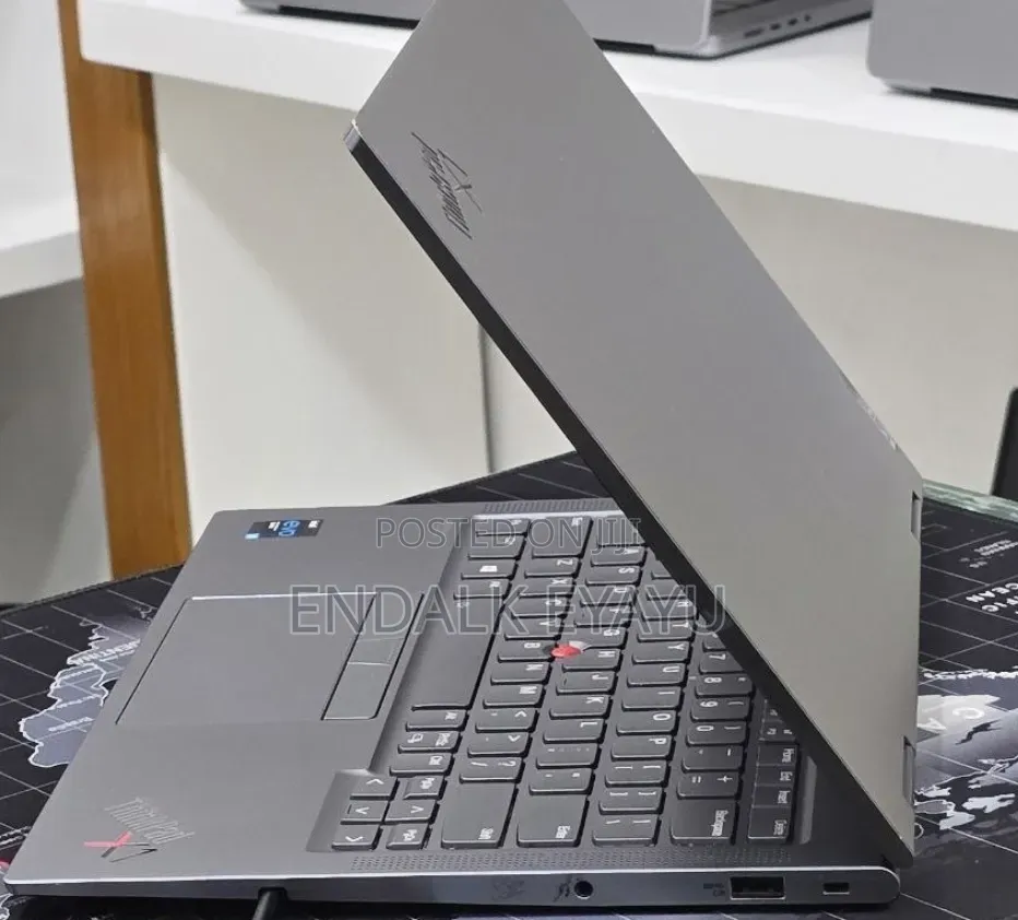 New Laptop Lenovo ThinkPad X1 Yoga 16GB Intel Core i5 SSD 512GB