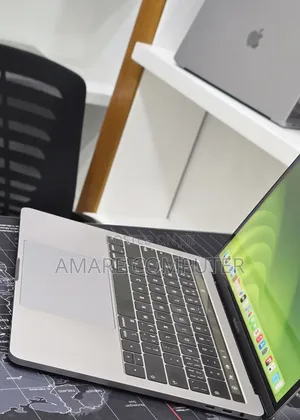 New Laptop Apple MacBook Pro 2019 16GB Intel Core i7 SSD 256GB