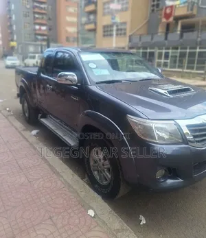 Toyota Hilux 2013 Black