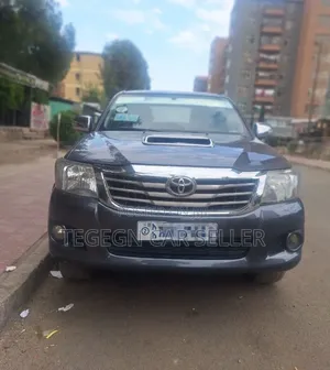Toyota Hilux 2013 Black