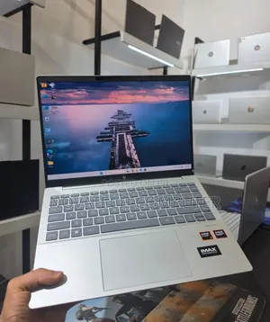 Laptop HP Pavilion 17 16GB AMD Ryzen 7 SSD 1T