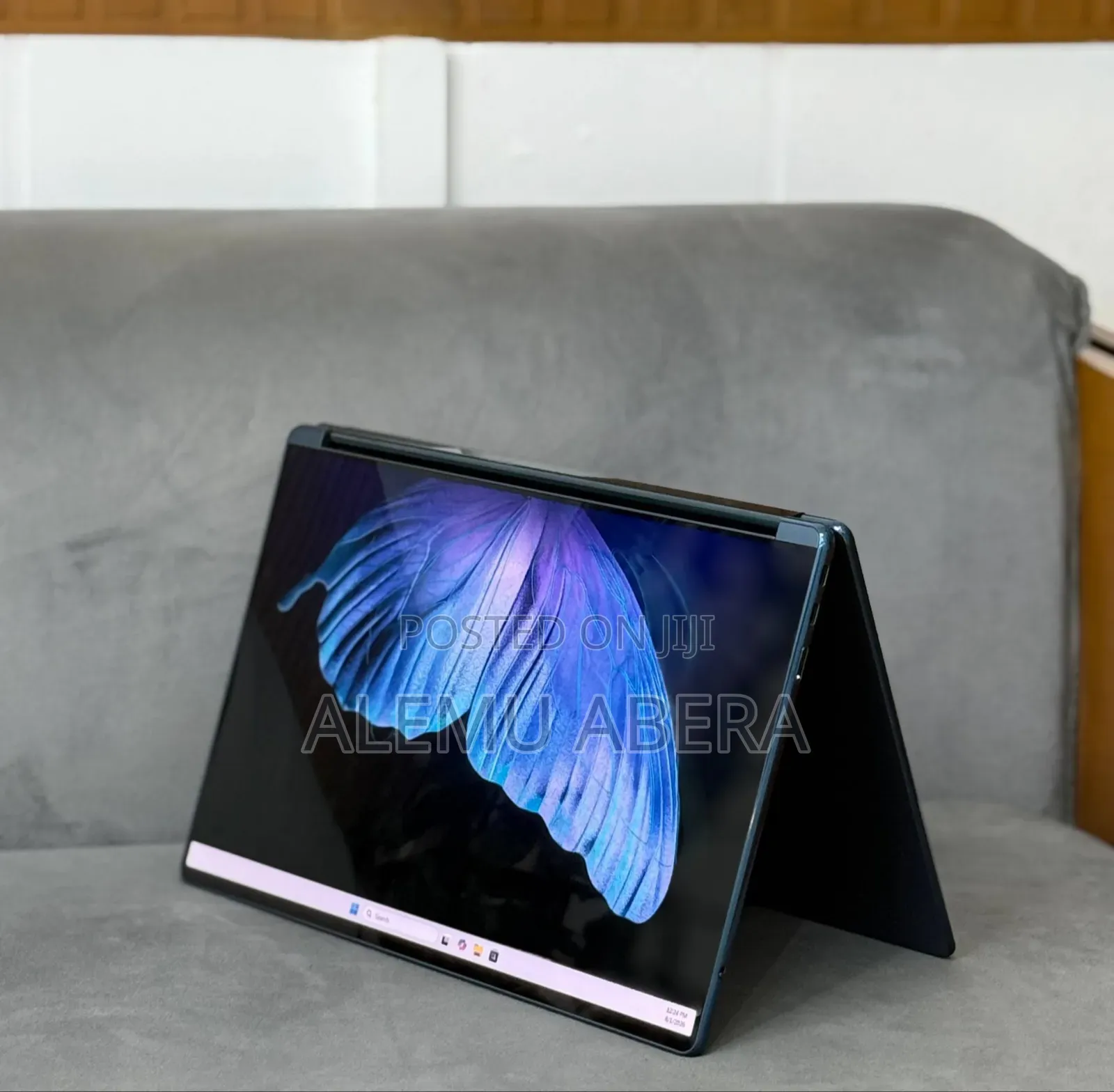 New Laptop Lenovo Yoga Book 9i 16GB Intel Core Ultra 7 SSD 1T