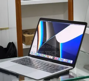 New Laptop Apple MacBook Pro 2019 16GB Intel Core i7 SSD 512GB