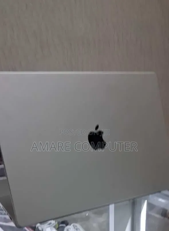New Laptop Apple MacBook Pro 2021 M1 16GB Apple M1 Pro SSD 1T