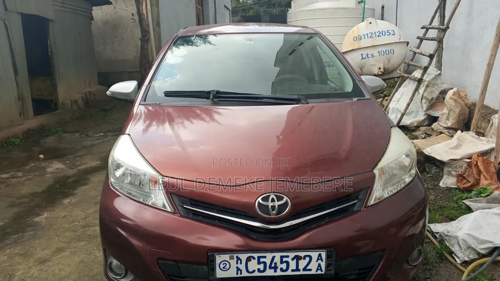 Toyota Yaris 2011 Brown