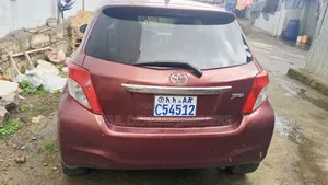 Toyota Yaris 2011 Brown