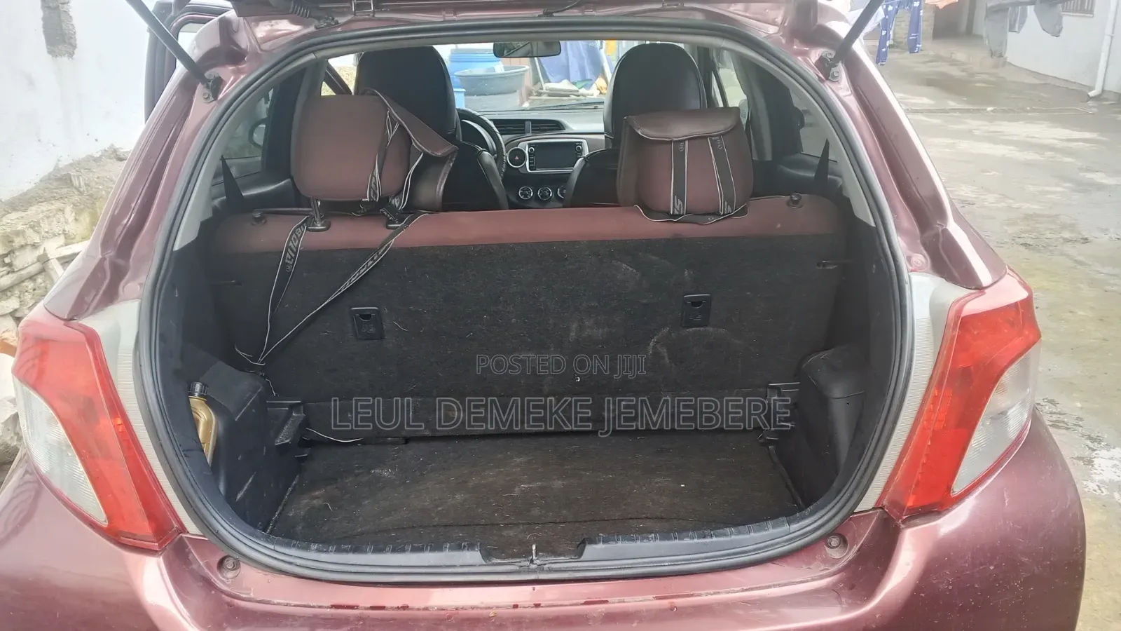Toyota Yaris 2011 Brown