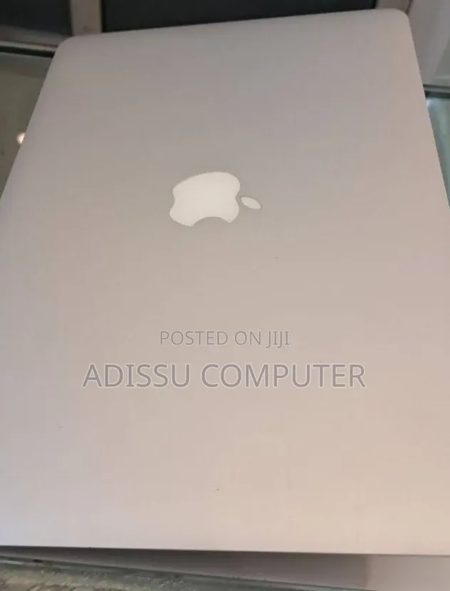New Laptop Apple MacBook Pro 2017 8GB Intel Core i5 SSD 128GB