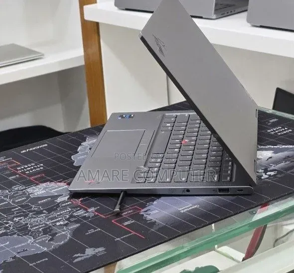 New Laptop Lenovo ThinkPad X1 Yoga 16GB Intel Core i5 SSD 512GB