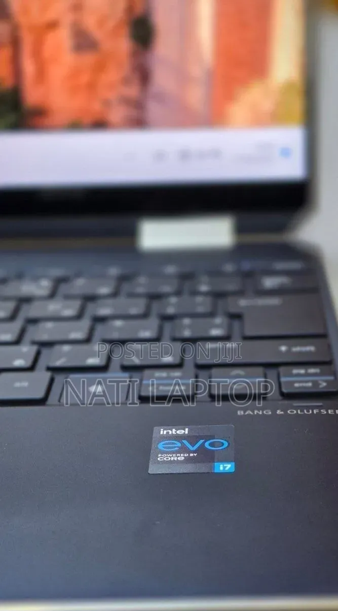 New Laptop HP Spectra 13 16GB Intel Core i7 SSD 512GB