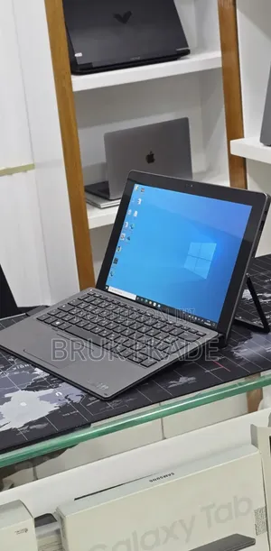 New Laptop HP X2 8GB Intel Core i5 SSD 128GB