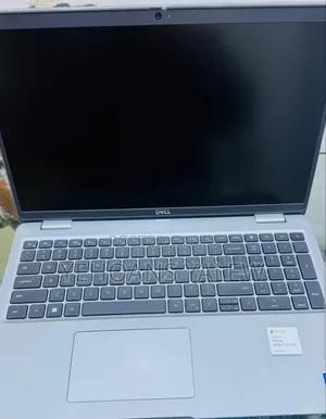 New Laptop Dell Inspiron 15 3581 16GB Intel Core i7 SSD 1T