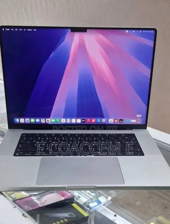 New Laptop Apple MacBook 32GB SSD 512GB