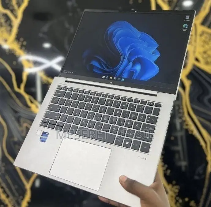 New Laptop HP ZBook Firefly 14 G10 16GB Intel Core i5 SSD 512GB