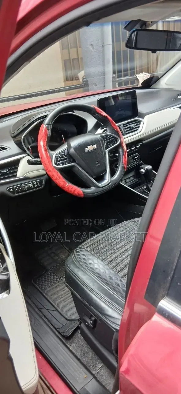 Chevrolet Captiva 2021 Red
