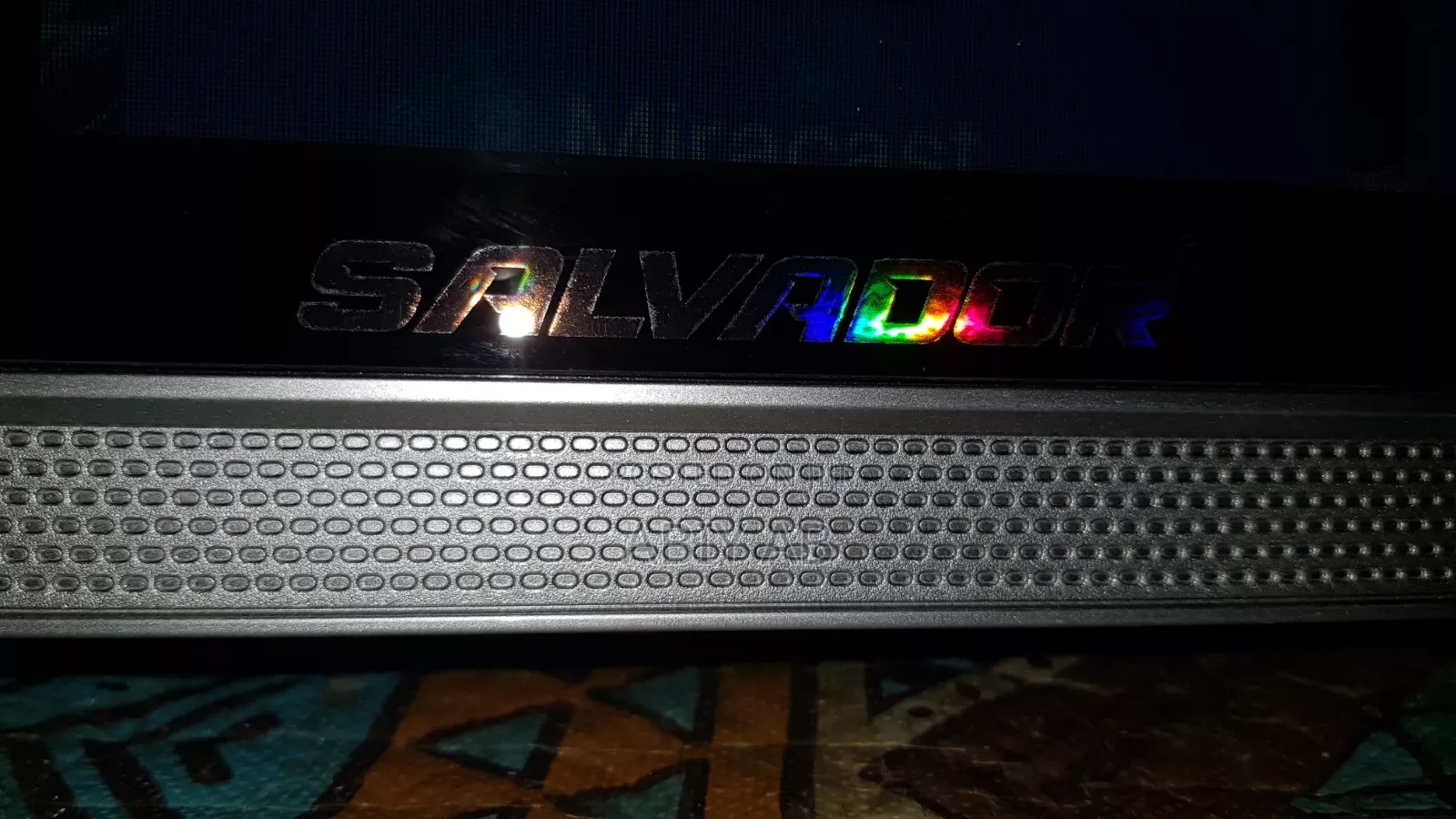 Salvador 32 Inche Smart TV