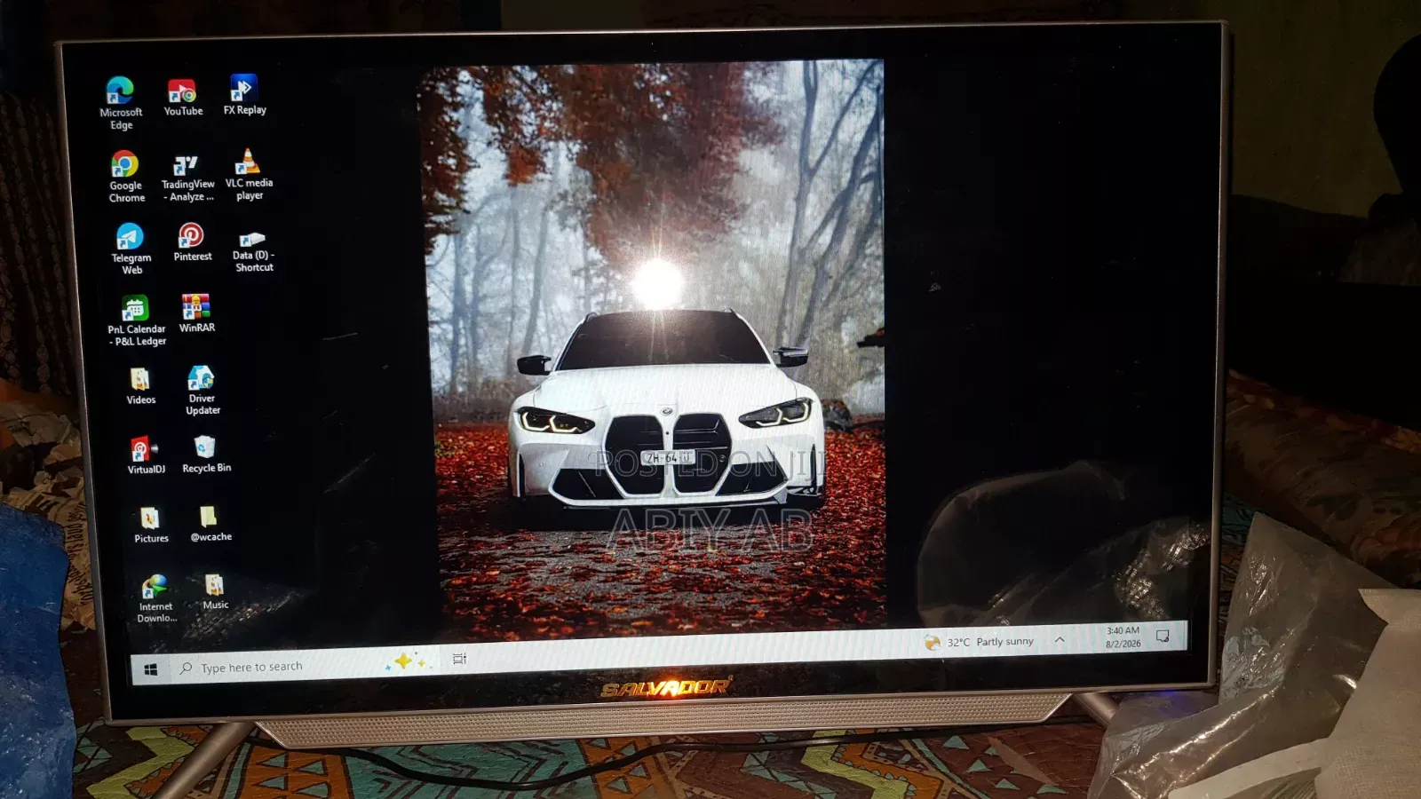 Salvador 32 Inche Smart TV