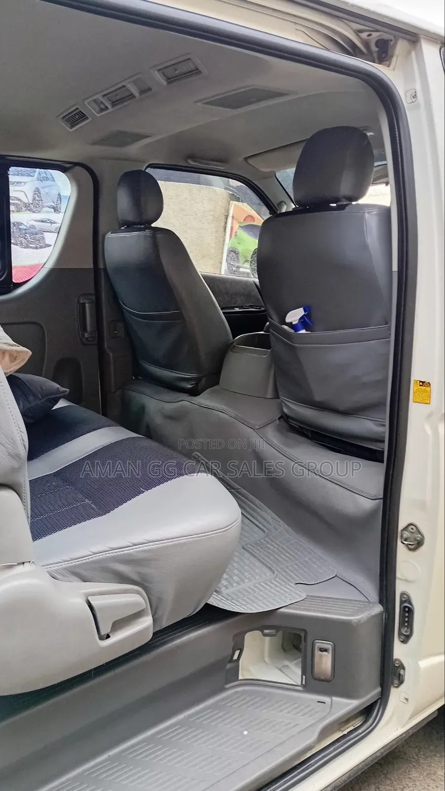 Toyota HiAce 2007 White