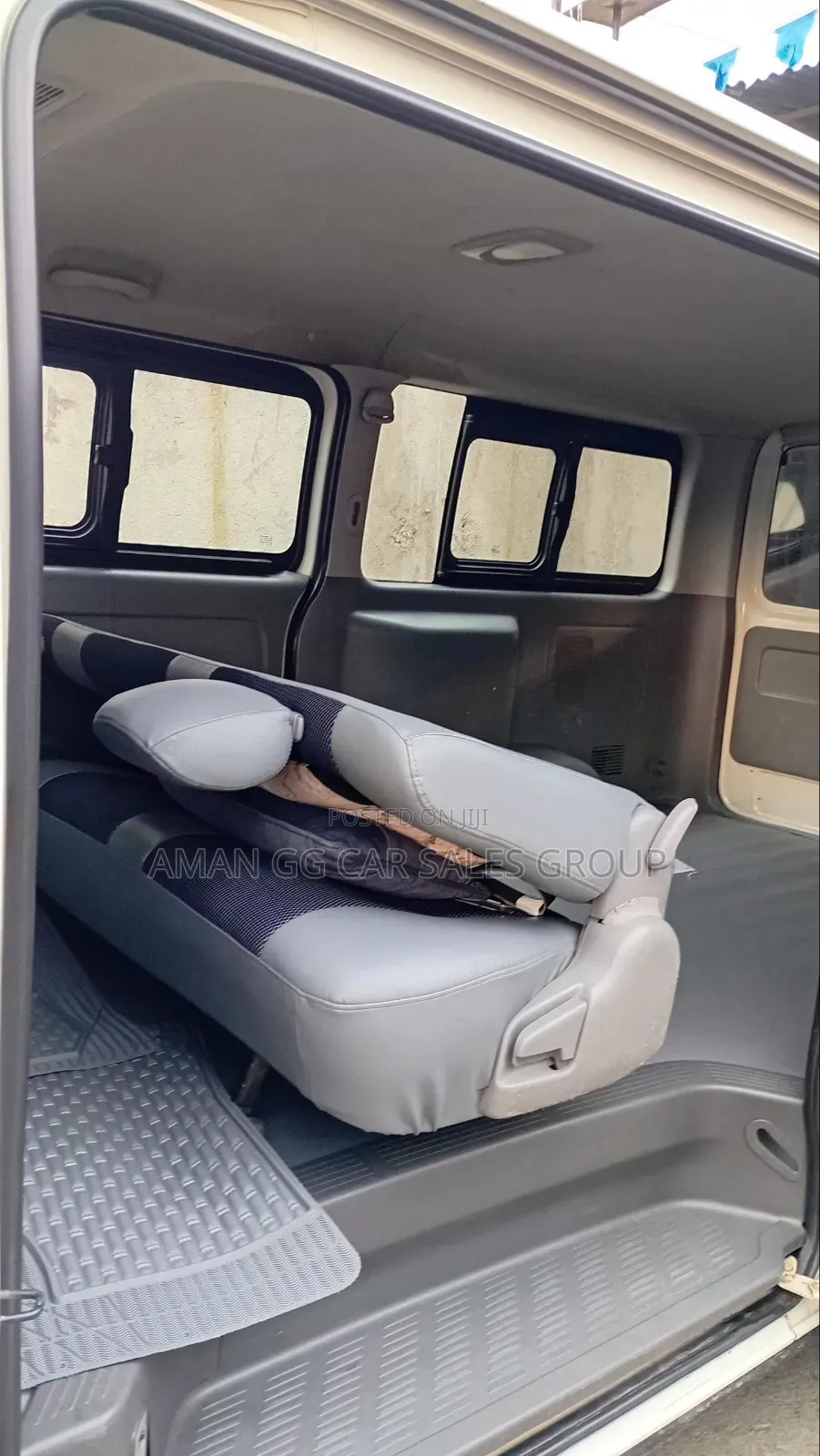 Toyota HiAce 2007 White