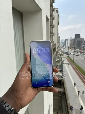 Apple iPhone 13 128 GB White