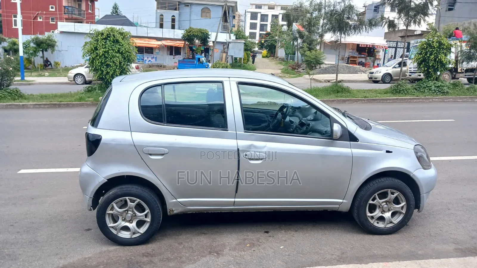 Toyota Vitz 2001 Silver