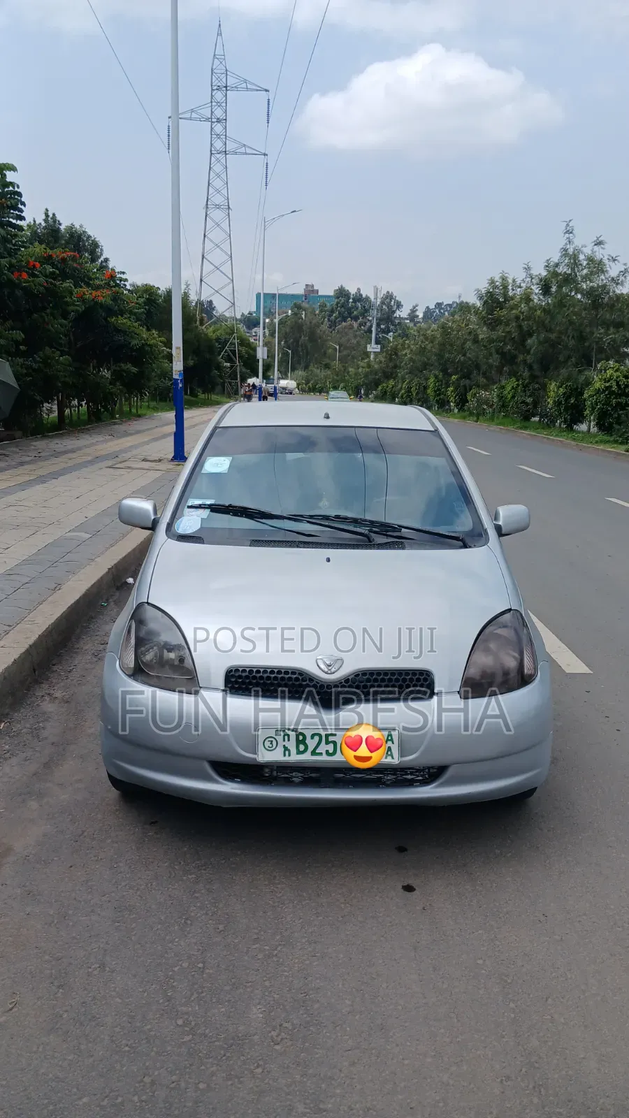 Toyota Vitz 2001 Silver