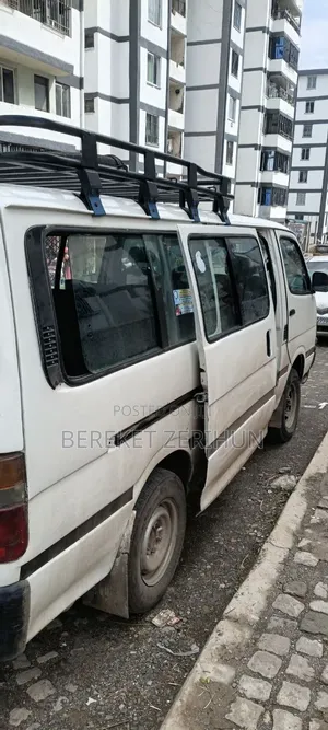 Toyota Hilux 1990 White