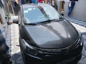 Toyota Yaris 2016 Gray