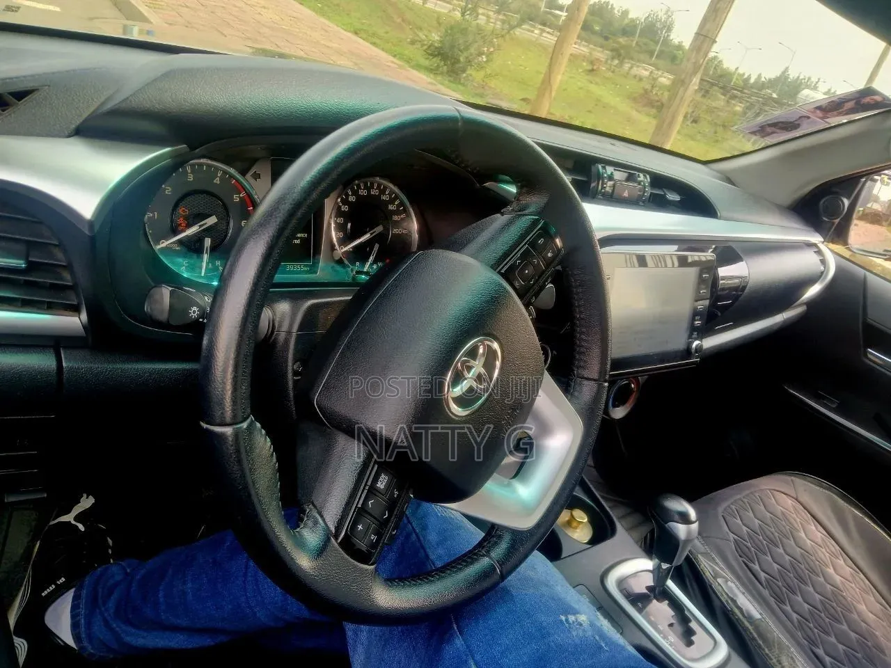Toyota Hilux 2021 Gold