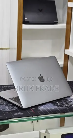 New Laptop Apple MacBook Pro 2019 16GB Intel Core i7 SSD 1T