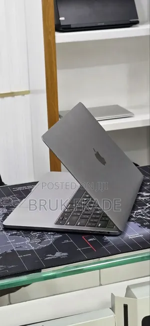 New Laptop Apple MacBook Pro 2019 16GB Intel Core i7 SSD 1T