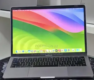 New Laptop Apple MacBook Pro 2019 16GB Intel Core i7 SSD 256GB