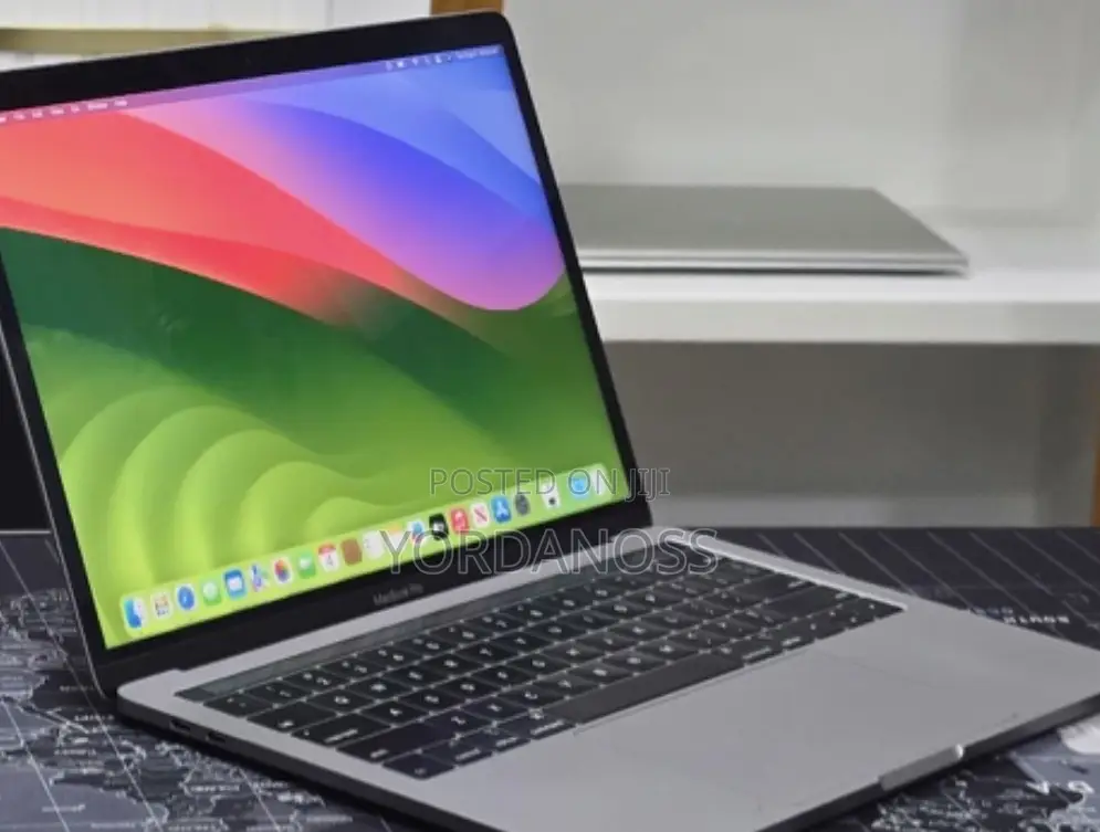 New Laptop Apple MacBook Pro 2019 16GB Intel Core i7 SSD 256GB