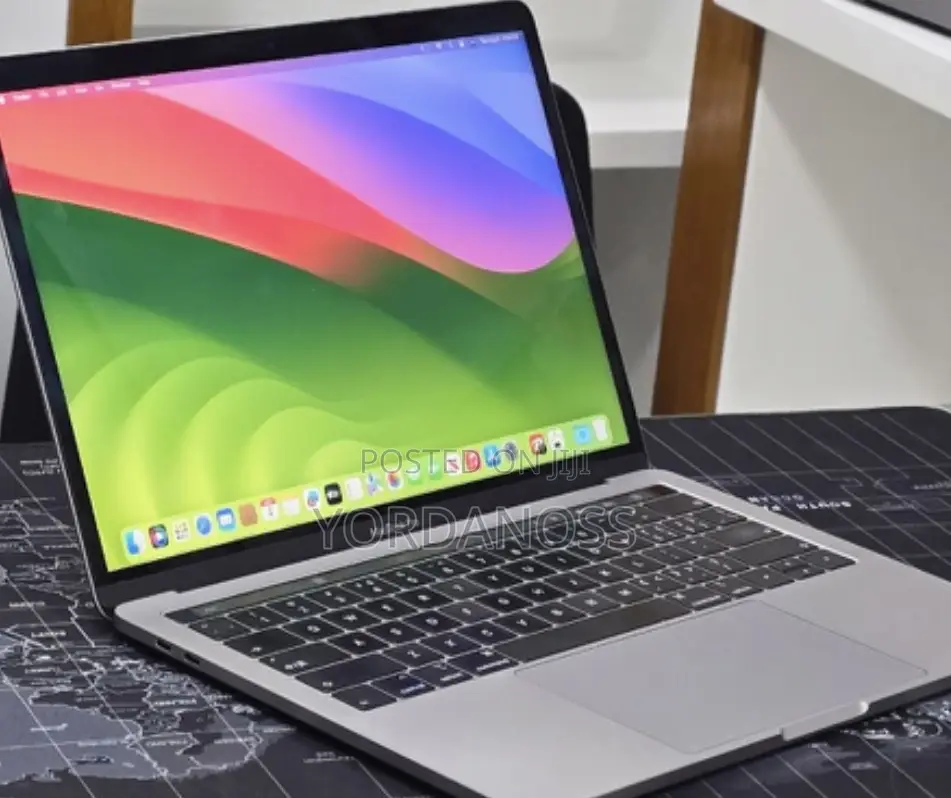 New Laptop Apple MacBook Pro 2019 16GB Intel Core i7 SSD 256GB