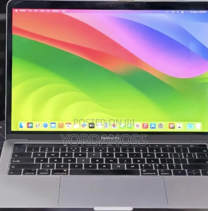 New Laptop Apple MacBook Pro 2019 16GB Intel Core i7 SSD 256GB
