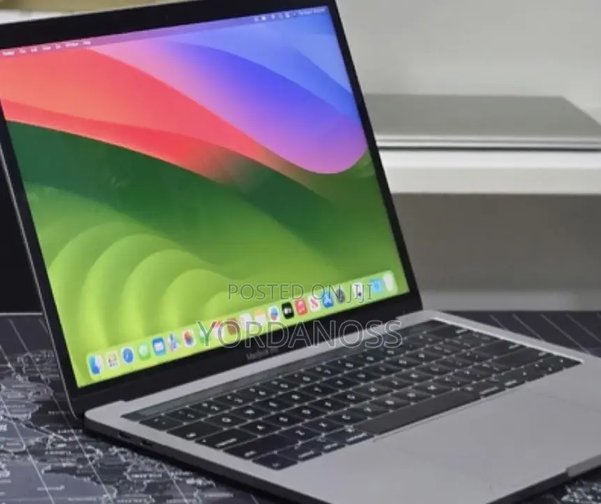 New Laptop Apple MacBook Pro 2019 16GB Intel Core i7 SSD 512GB