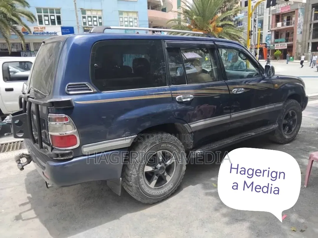 Toyota Land Cruiser 2006 Blue