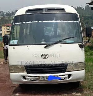 Toyota Coaster 2000 White