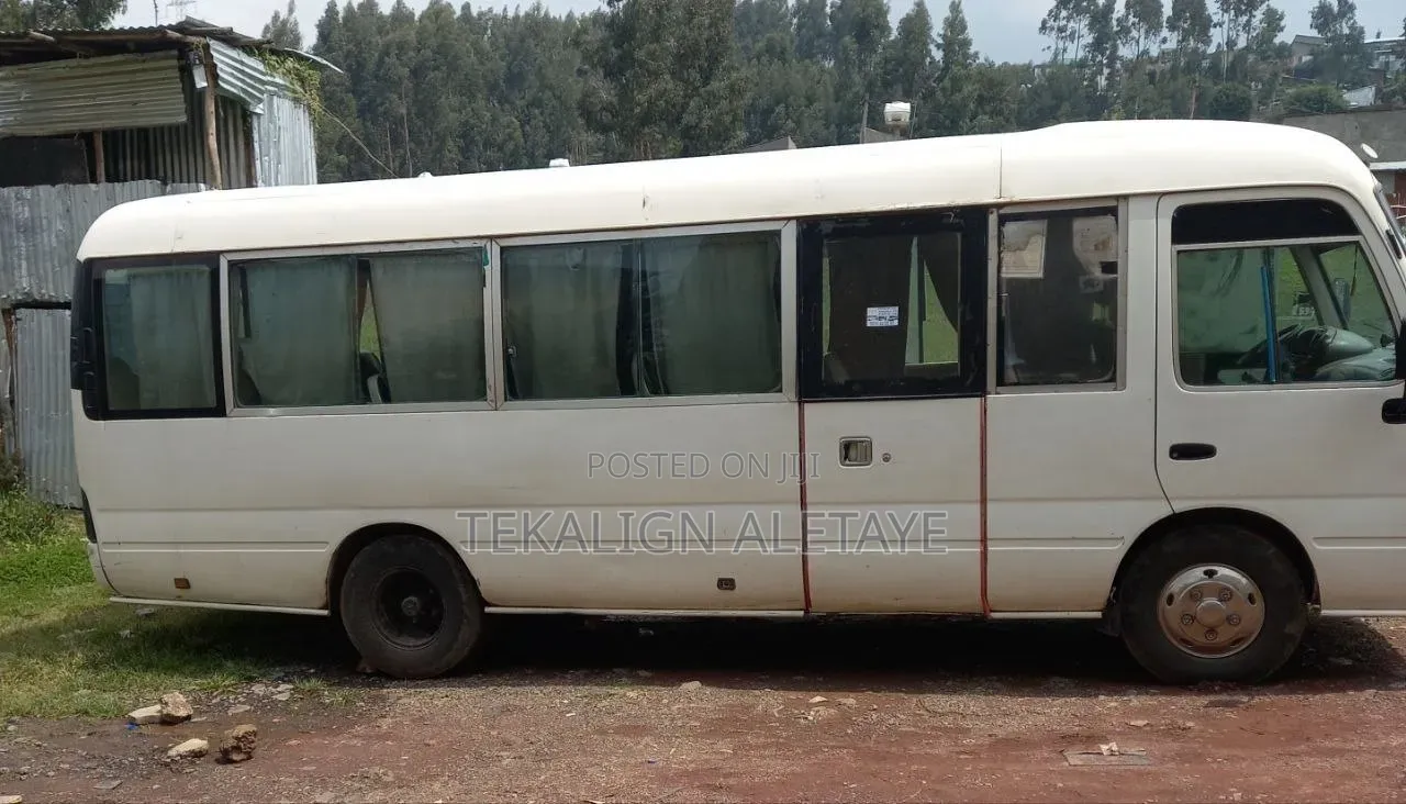 Toyota Coaster 2000 White
