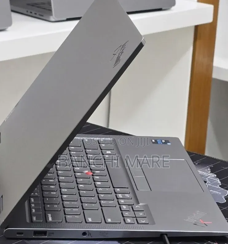 New Laptop Lenovo ThinkPad X1 Yoga 16GB Intel Core i5 SSD 512GB