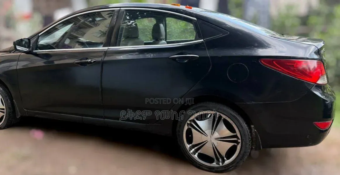 Hyundai Accent 2012 Gray
